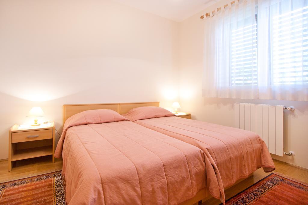 Apartments Silvia Poreč Eksteriør bilde